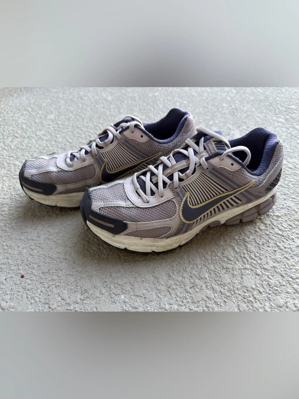 Nike Zoom Vomero 5 - Picture 1 of 7